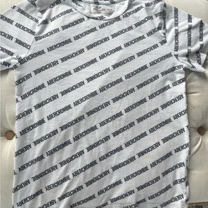 Abercrombie Kids White with Black Logo Short Sleeve Tee